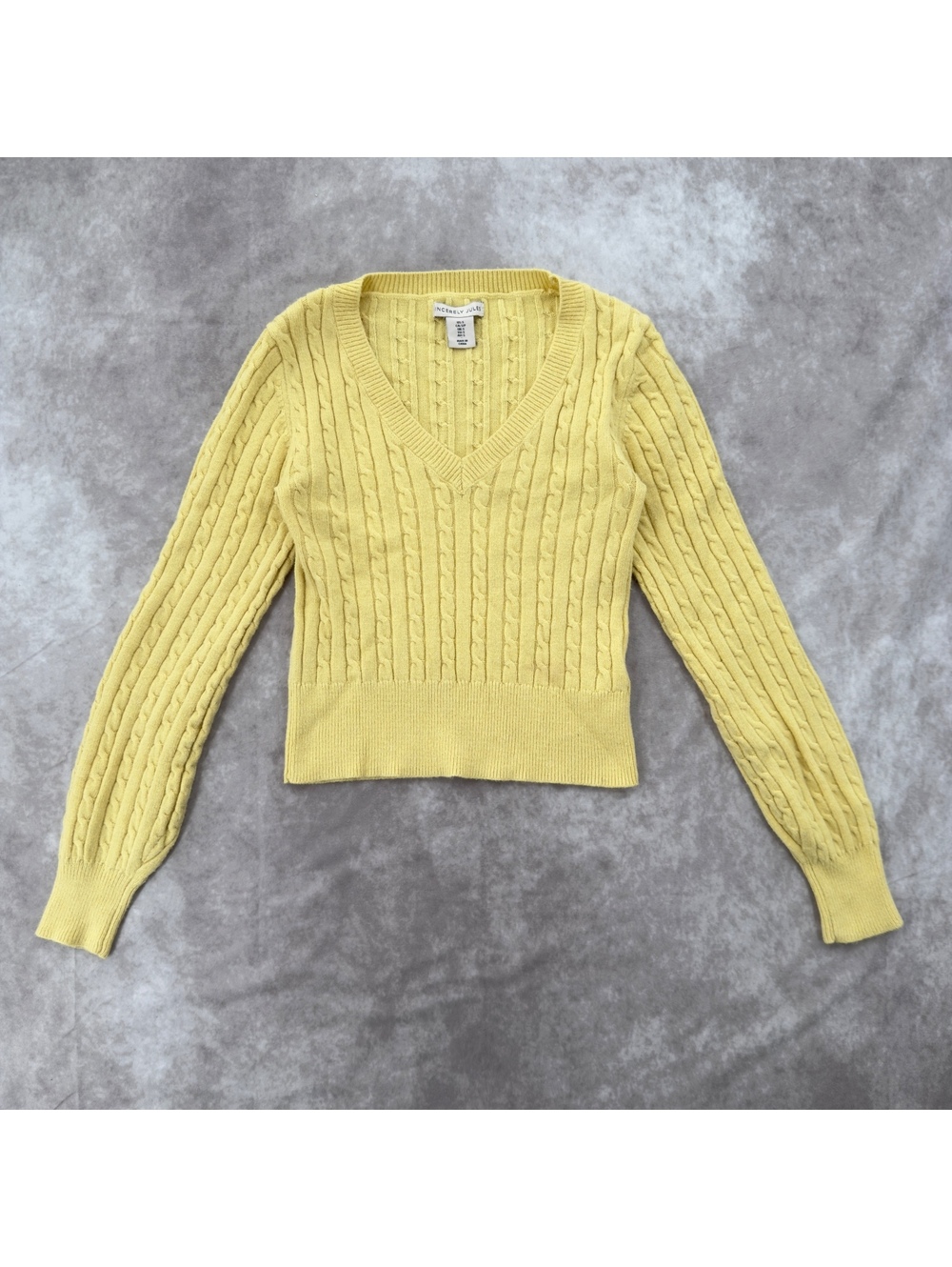 Sincerely Jules yellow cable knit v-neck long sleeve sweater size small